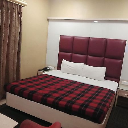Hotel Manoranjan Inn 러크나우 외부 사진