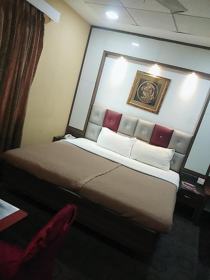 Hotel Manoranjan Inn 러크나우 외부 사진