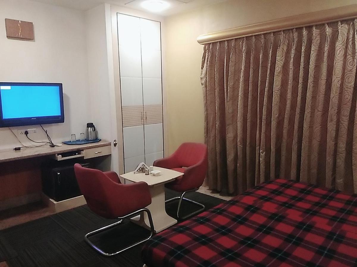 Hotel Manoranjan Inn 러크나우 외부 사진